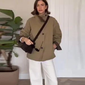 Veste réversible pour femme, col montant uni, élégante, à simple boutonnage, manches longues, à carreaux, nouvelle collection automne-hiver 2026.