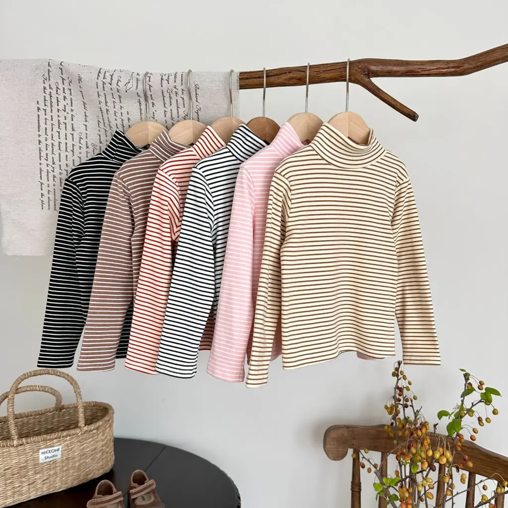 Chemise à manches longues à col roulé pour enfants à rayures classiques, haut de base chaud pour garçons et filles de 2 à 7 ans, vêtement de base essentiel pour la chaleur
