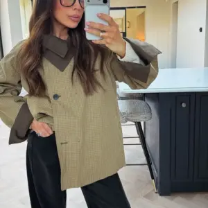 Veste réversible à col montant pour femme, simple boutonnage, manches longues, à carreaux, collection automne 2026, style décontracté, haute couture