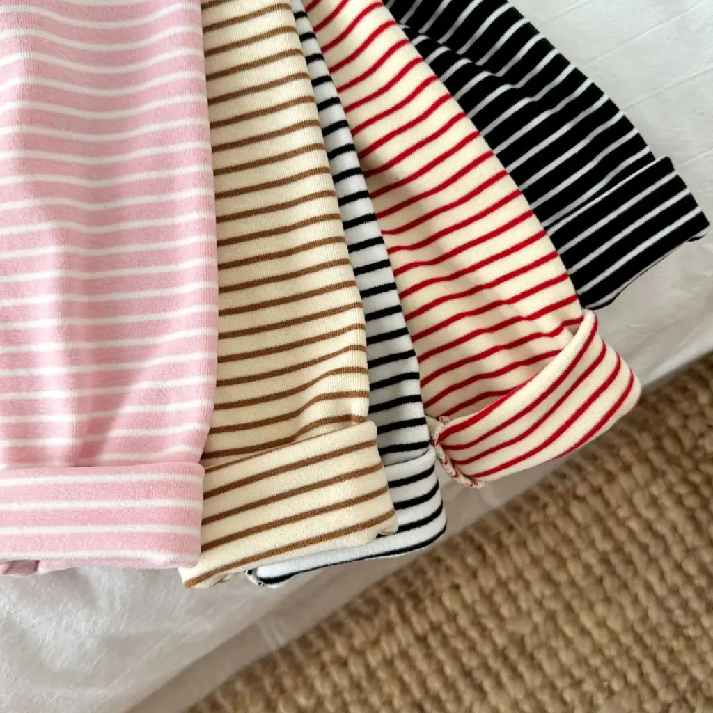 Chemise à manches longues à col roulé pour enfants à rayures classiques, haut de base chaud pour garçons et filles de 2 à 7 ans, vêtement de base essentiel pour la chaleur